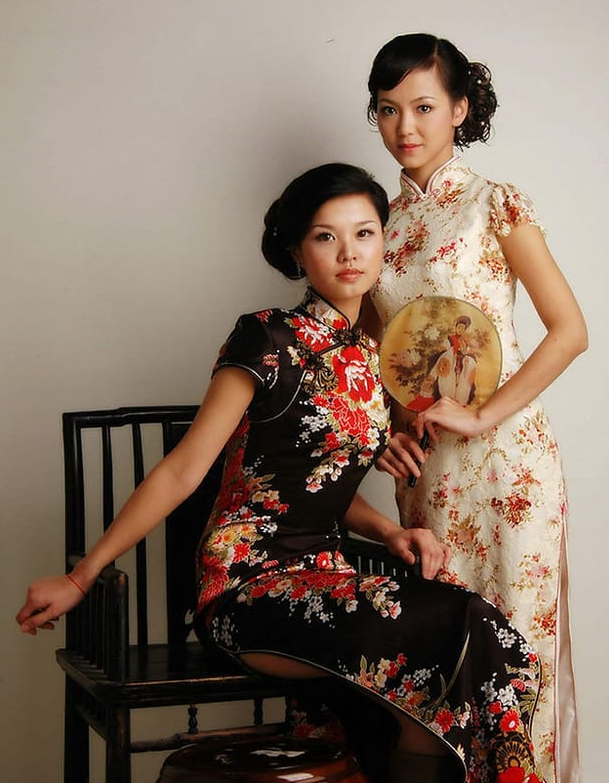 Picture of two beautiful Chinese Ladies. Asian Massage Muskegon MI asian massage spa. Call 231-260-6146